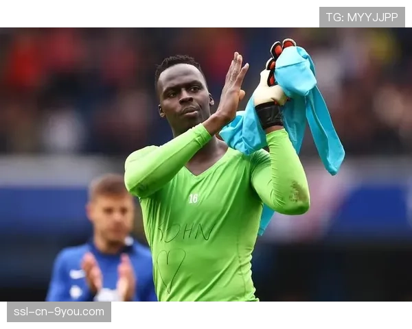 专访罗马中场核心：详解德罗巴在训练中如何要求球员提高无球跑动以撕开肋部